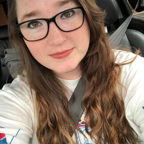 Meet your Posher, Amanda - Picture 1 of 1